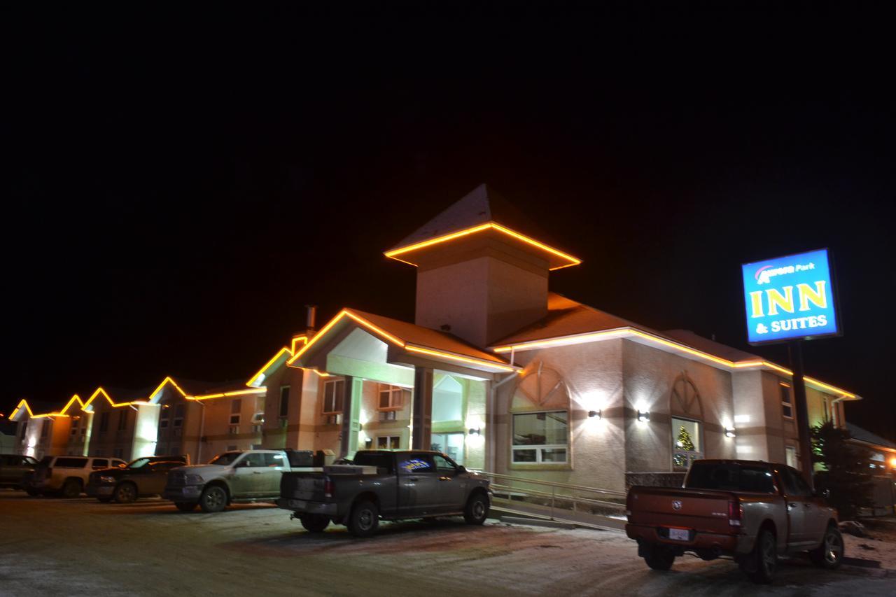 Aurora Park Inn & Suites Dawson Creek Zewnętrze zdjęcie